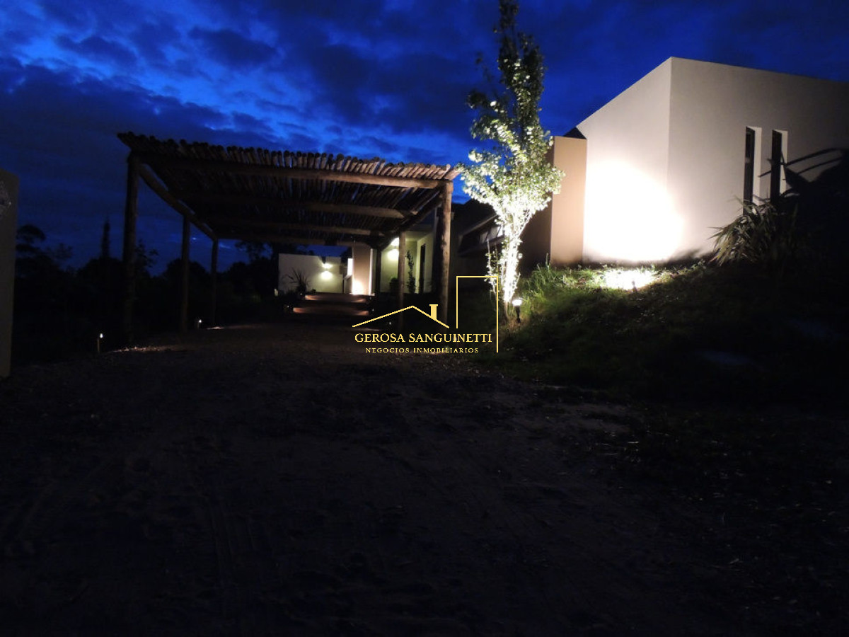 Casa ID.933 - Casa Moderna en La Barra