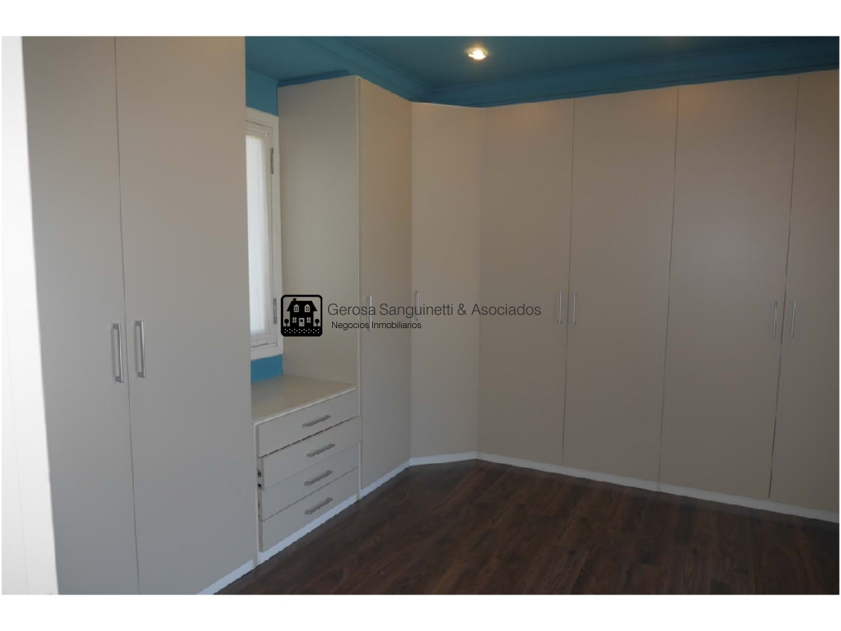 Casa ID.1034 - Mansión en primera línea de la mansa