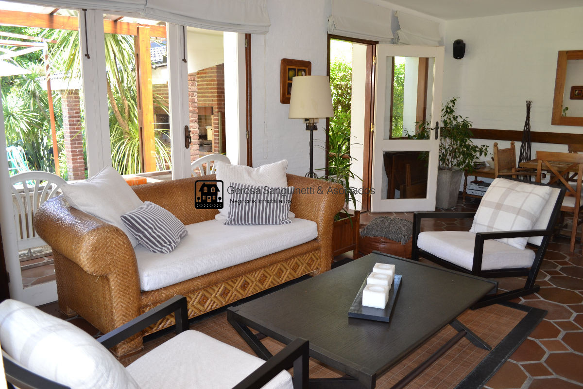 Casa ID.1073 - Espectacular casa en la Mansa a metros del mar