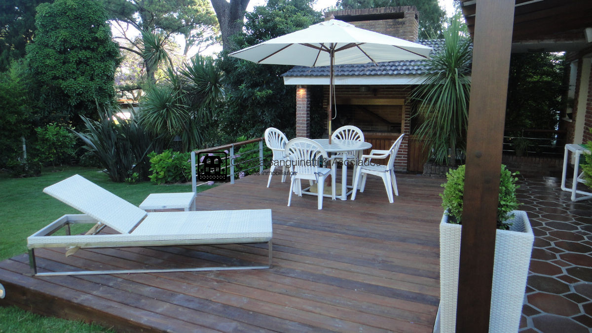 Casa ID.1073 - Espectacular casa en la Mansa a metros del mar