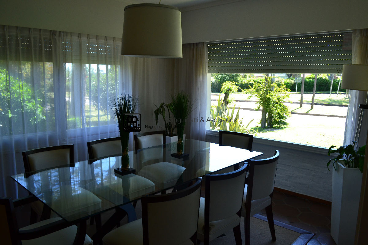 Casa ID.1073 - Espectacular casa en la Mansa a metros del mar
