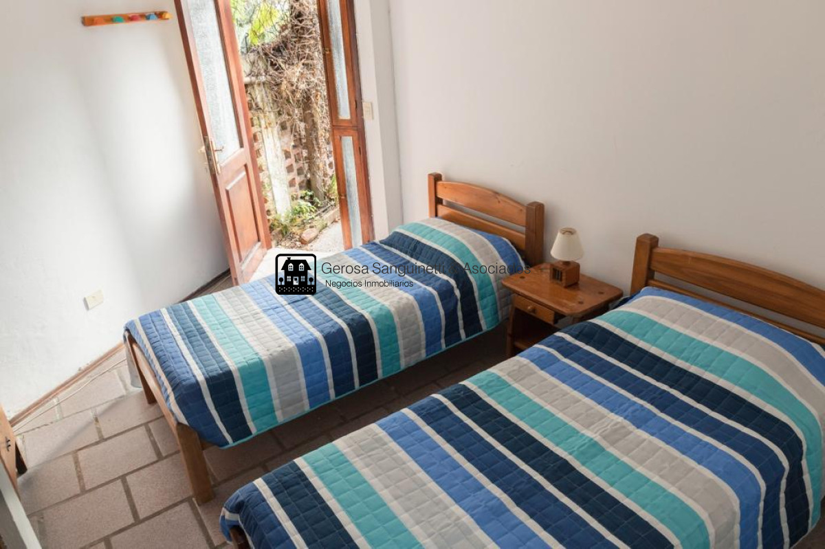 Casa ID.777 - Casa impecable en la mansa a 100mts del mar en la parada 9