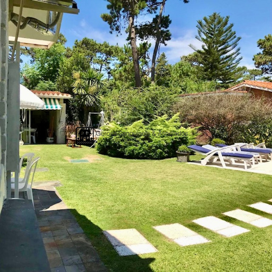 Casa ID.877 - Casa en venta en Cantegril 