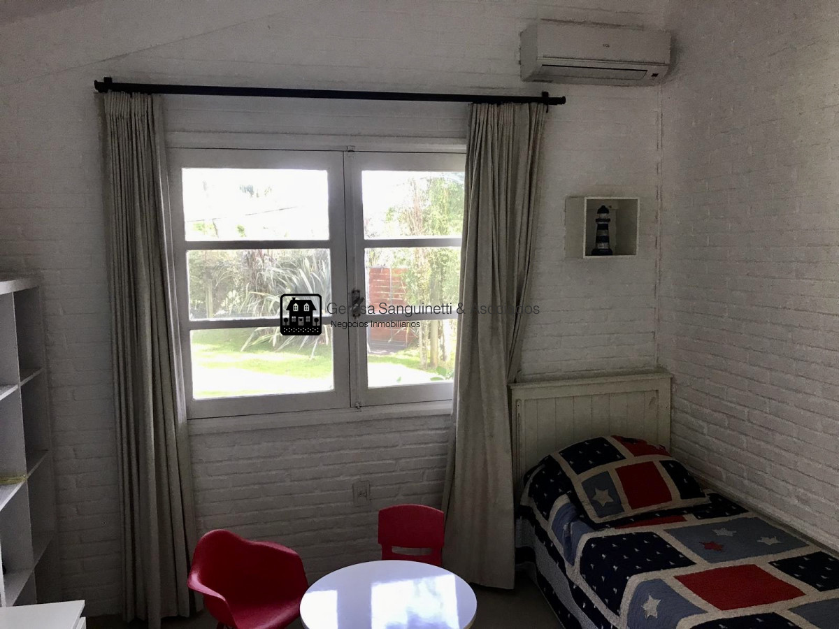 Casa ID.1555 - Muy linda casa en la Mansa con piscina y barbacoa