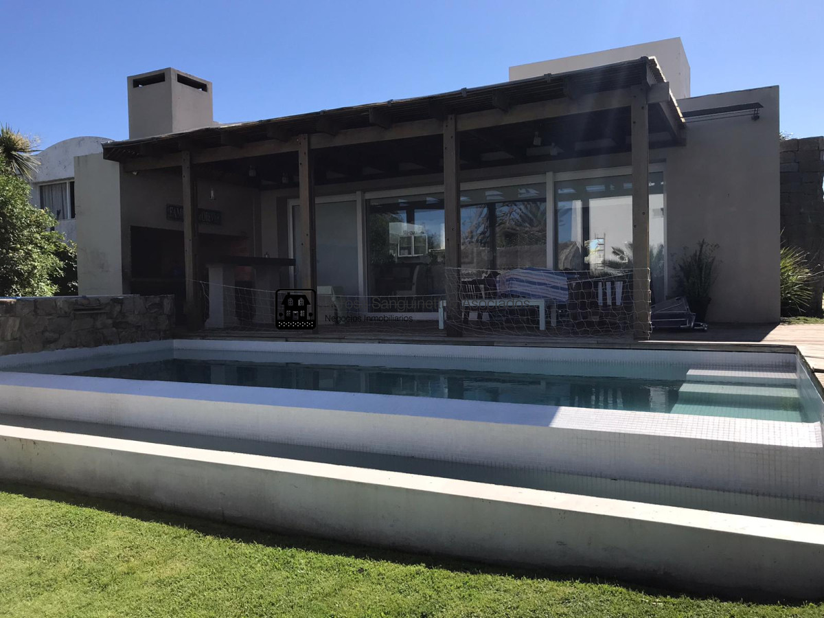 Casa ID.1541 - Espectacular casa en la Península a metros del mar