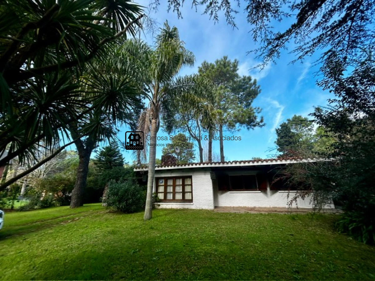 Casa ID.2633 - Chalet clásico en excelente ubicación en el Barrio Golf