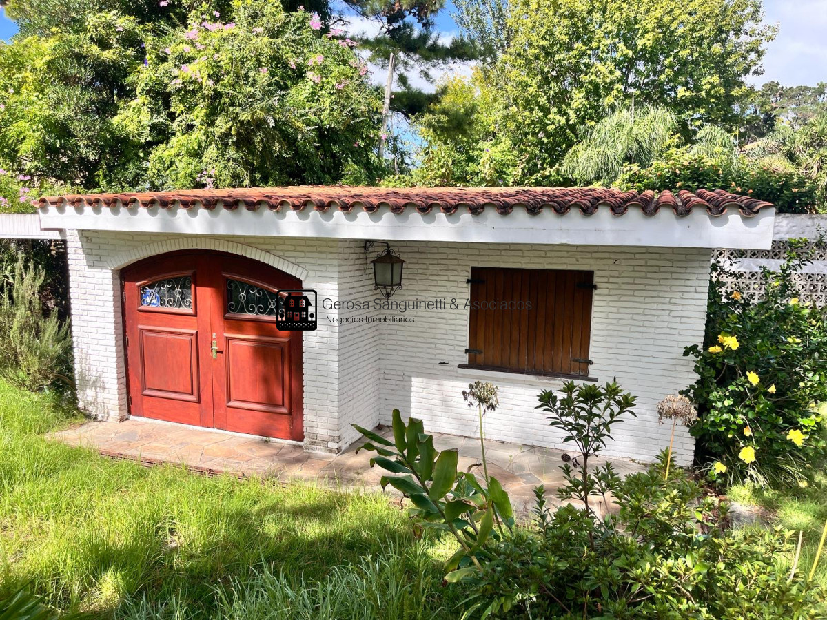 Casa ID.2633 - Chalet clásico en excelente ubicación en el Barrio Golf