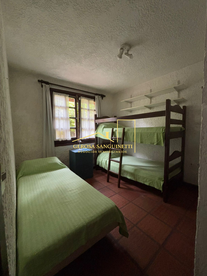 Casa ID.798 - Casa de 4 dormitorios en alquiler en Pinares Punta del Este 