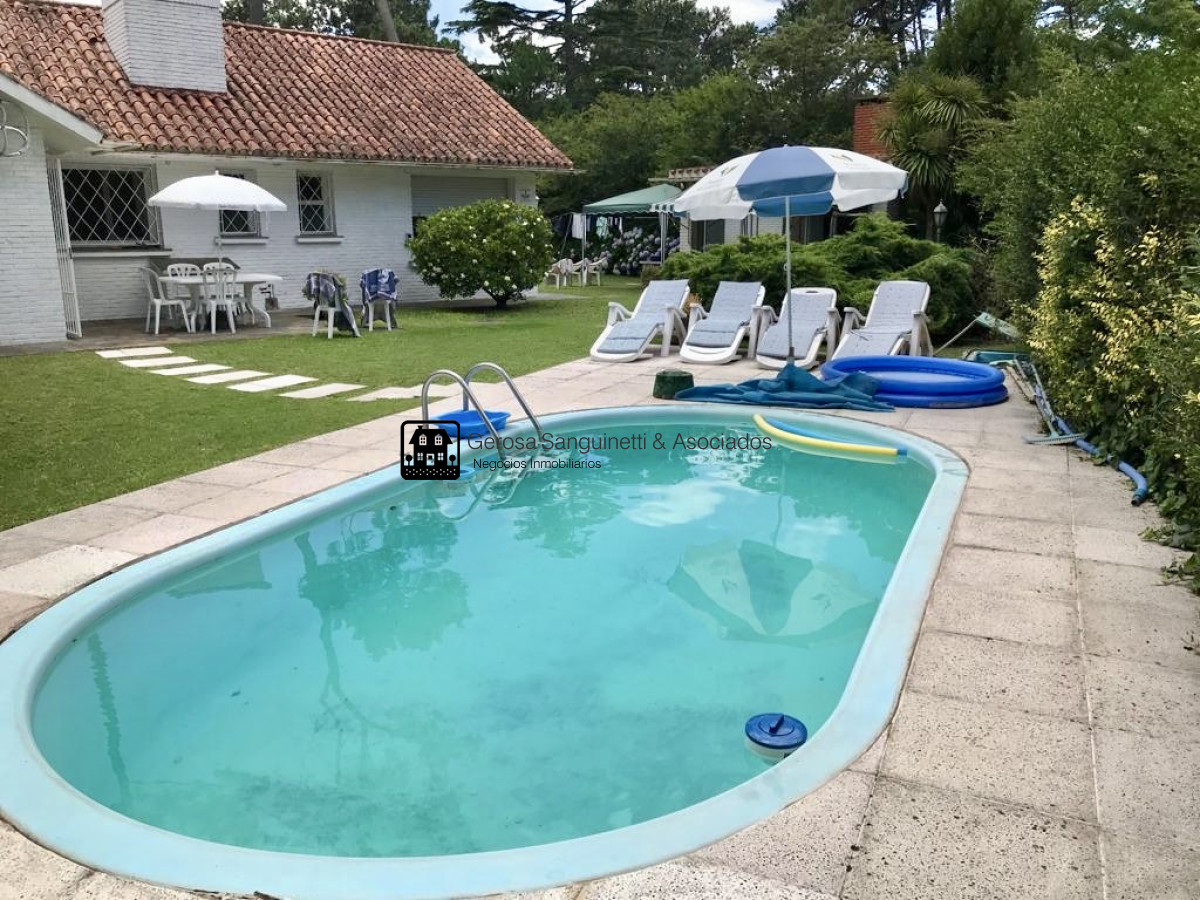 Casa ID.877 - Casa en venta en Cantegril 