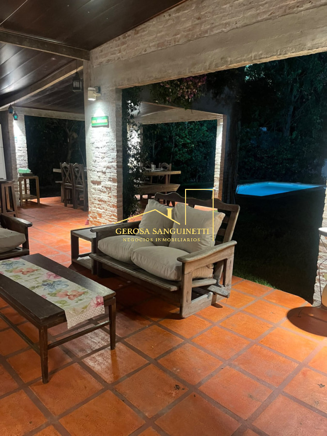 Casa ID.2730 - Muy linda casa en la Mansa con piscina en alquiler