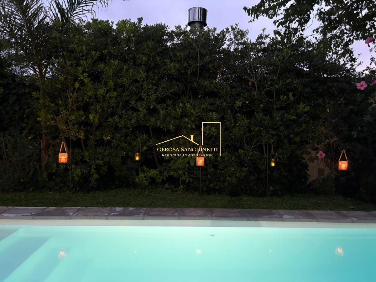 Casa ID.2730 - Muy linda casa en la Mansa con piscina en alquiler