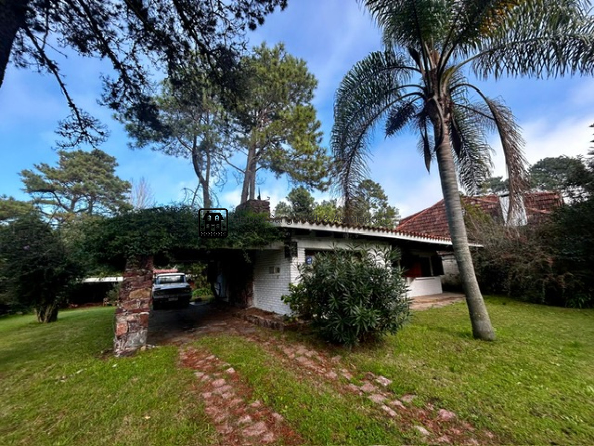 Casa ID.2633 - Chalet clásico en excelente ubicación en el Barrio Golf