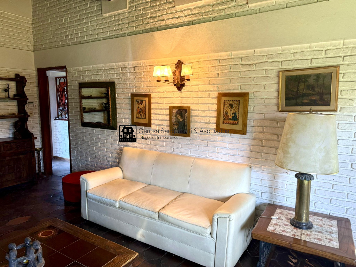 Casa ID.2633 - Chalet clásico en excelente ubicación en el Barrio Golf