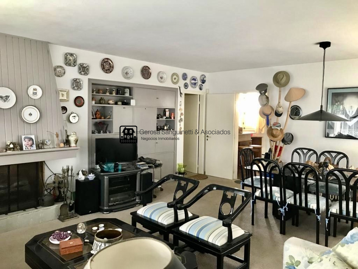 Casa ID.877 - Casa en venta en Cantegril 