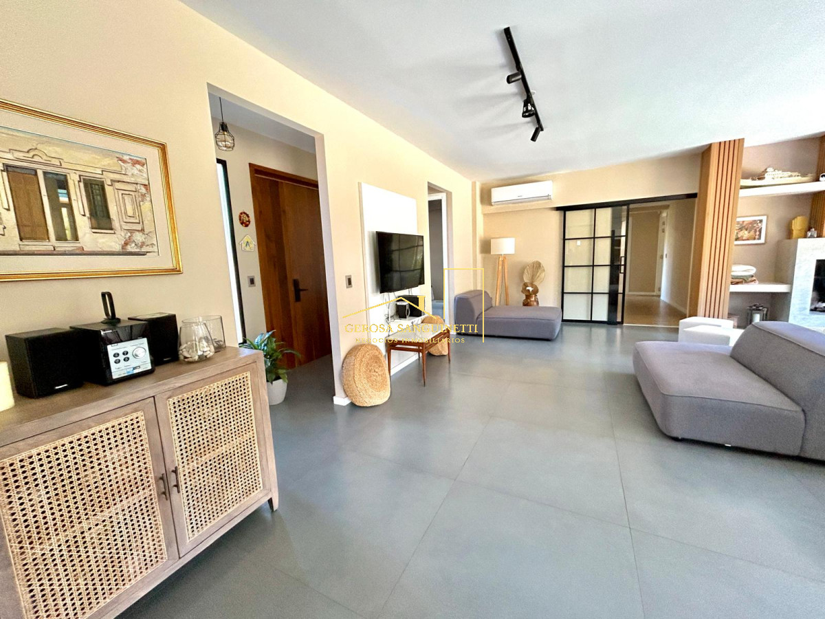 Casa ID.3220 - Confortable casa de 4 dormitorios en Punta del Este en alquiler