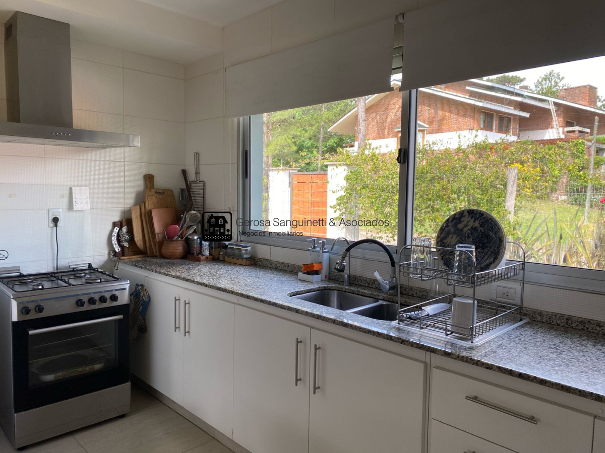 Casa ID.3308 - Casa de 3 dormitorios en alquiler en Punta del Este 