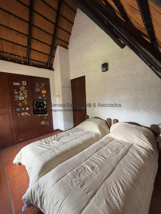 Casa ID.798 - Casa de 4 dormitorios en alquiler en Pinares Punta del Este 