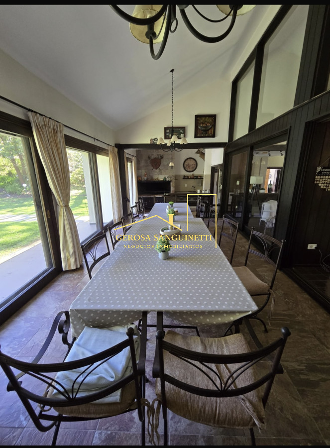 Casa ID.3187 - Casa de 4 dormitorios en Punta del Este en alquiler 