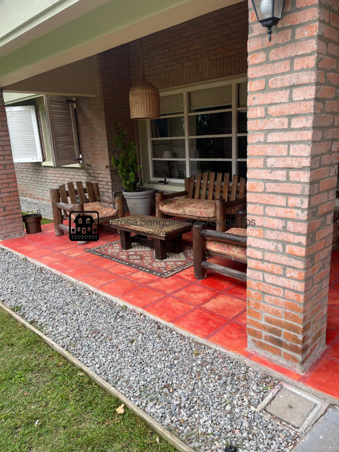 Casa ID.2730 - Muy linda casa en la Mansa con piscina en alquiler