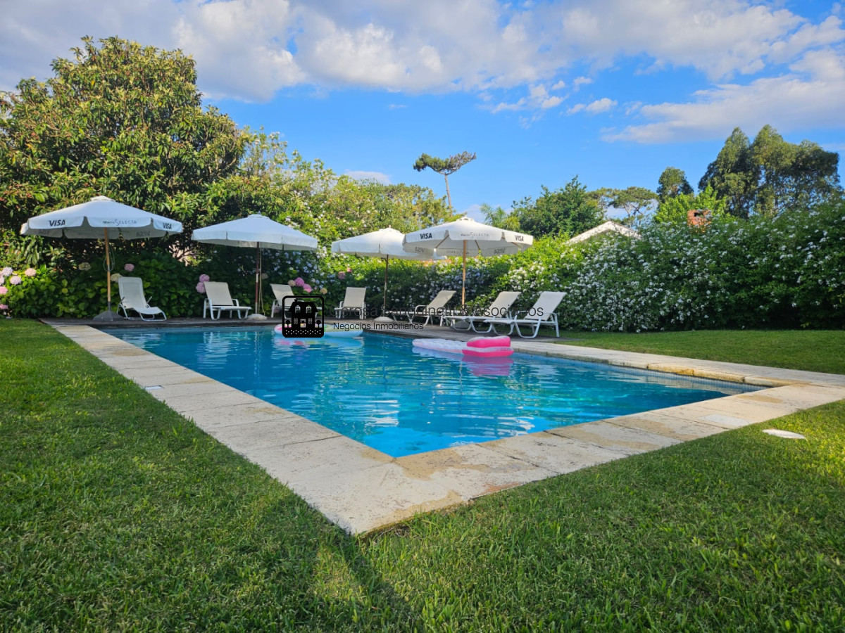 Casa ID.3316 - Muy linda casa de 4 dormitorios en alquiler en San Rafael 