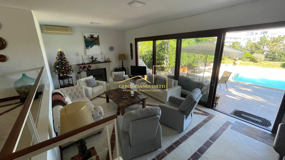 Casa ID.3368 - Casa de 5 dormitorios en Rincon del Indio en alquiler temporada