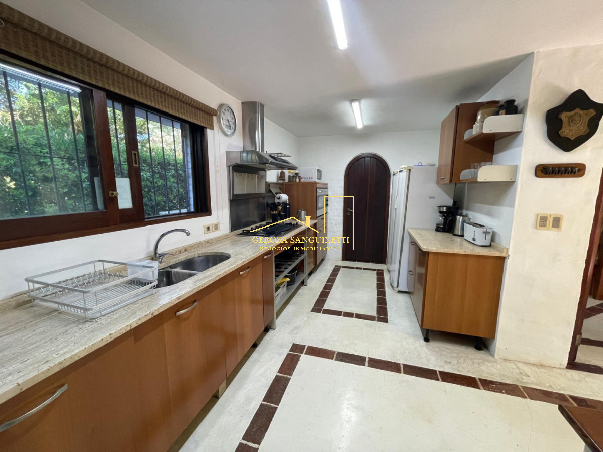 Casa ID.3368 - Casa de 5 dormitorios en Rincon del Indio en alquiler temporada