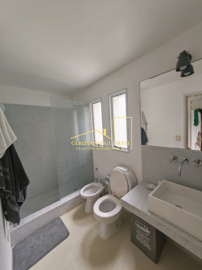 Casa ID.3368 - Casa de 5 dormitorios en Rincon del Indio en alquiler temporada