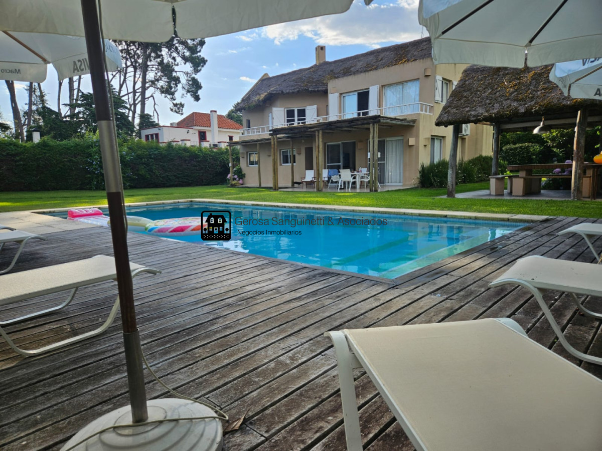 Casa ID.3316 - Muy linda casa de 4 dormitorios en alquiler en San Rafael 