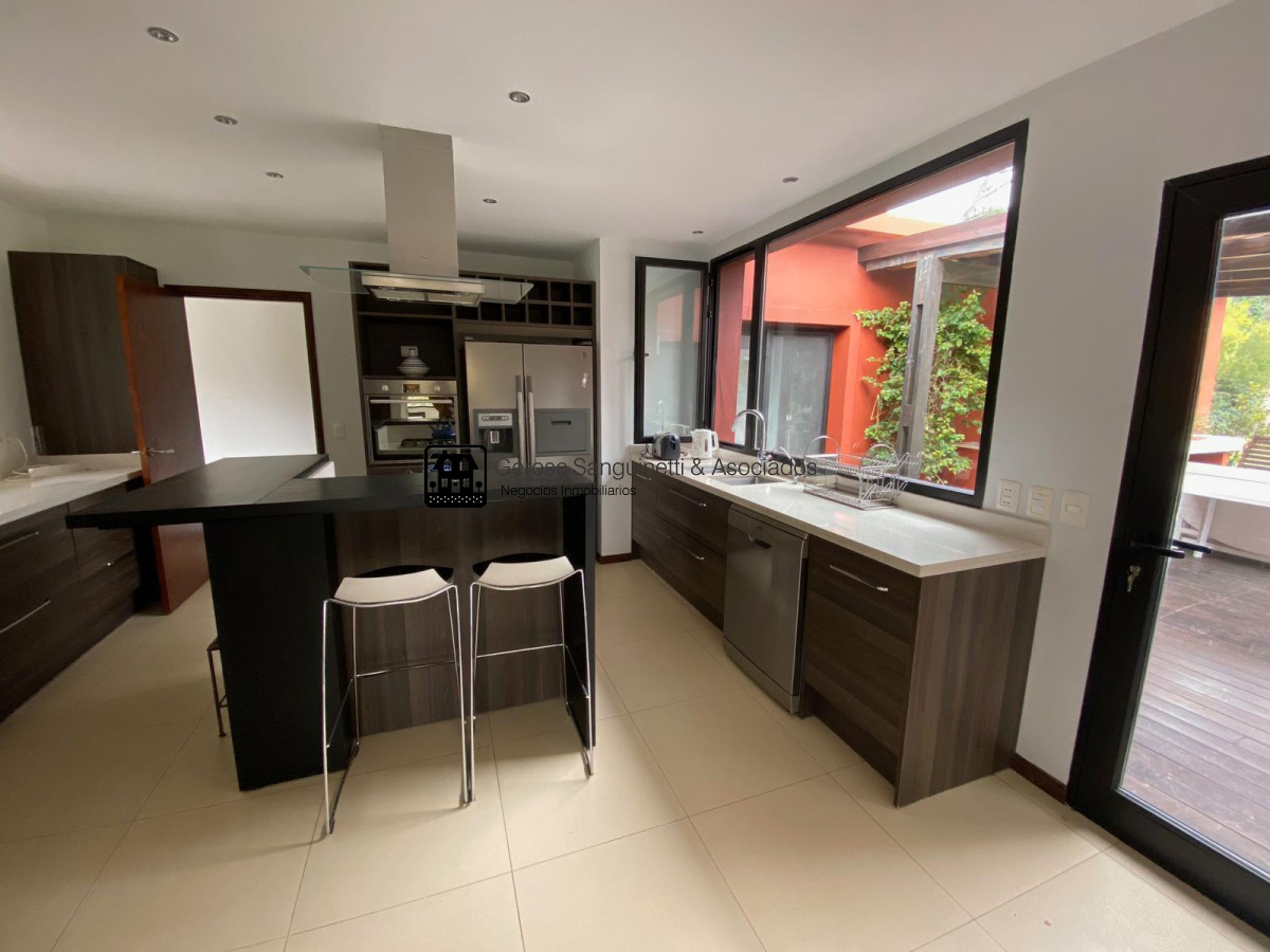 Casa ID.1557 - Casa en Barrio Privado La Arbolada