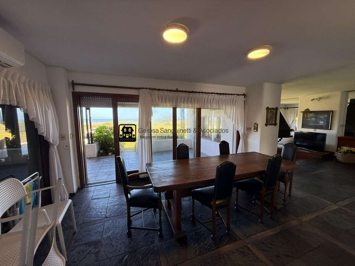 Casa ID.3346 - Espectacular casa de 3 dormitorios en alquiler en Solanas