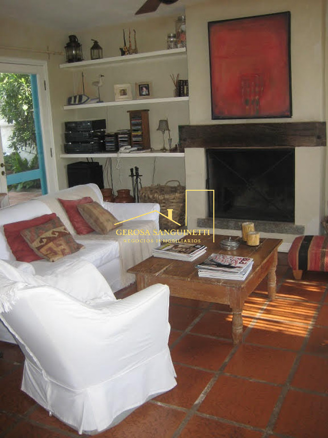 Casa ID.1628 - Espectacular casa en la barra