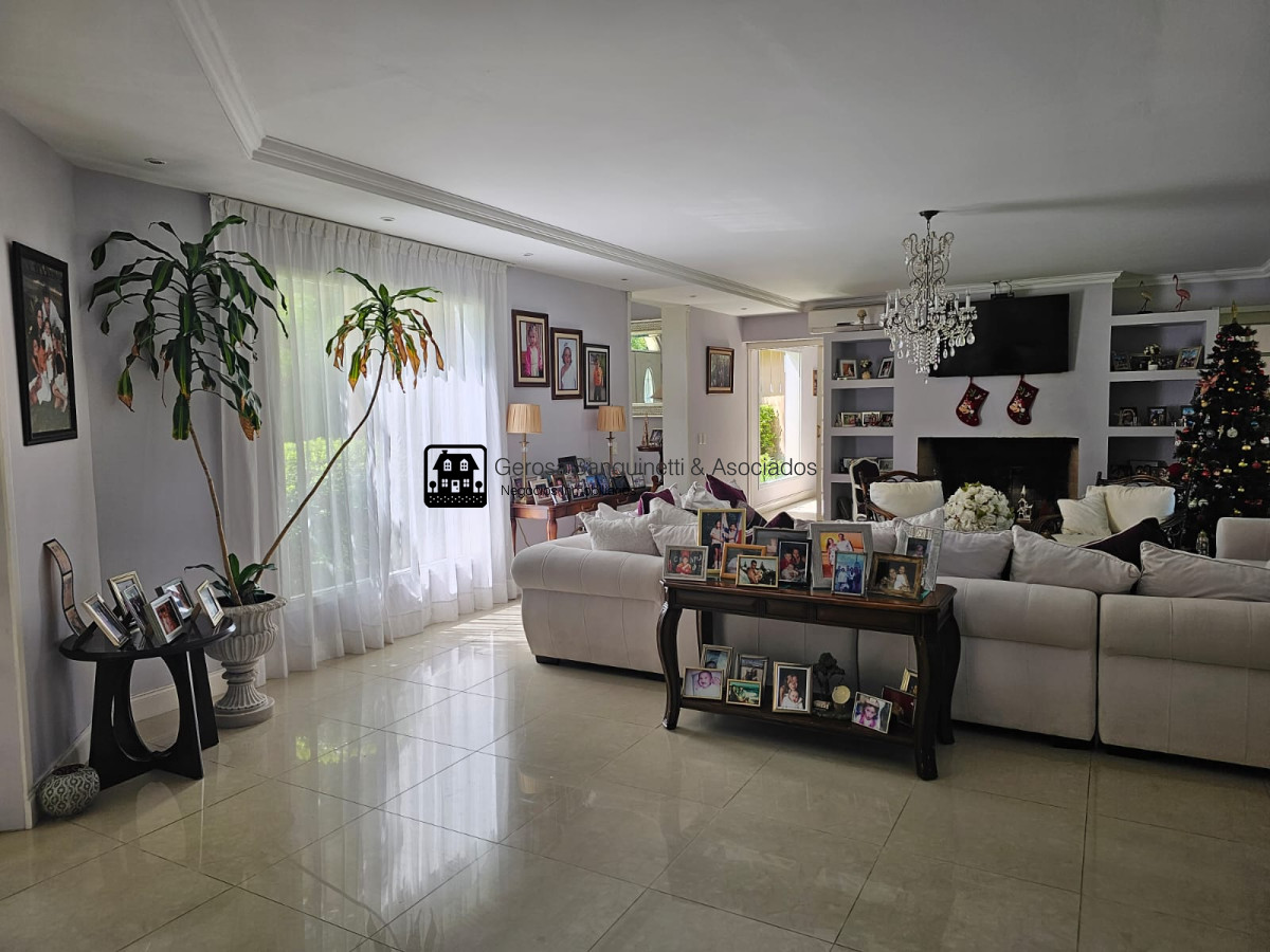 Casa ID.3207 - Hermosa casa de 5 dormitorios en La Arbolada Village alquiler y venta