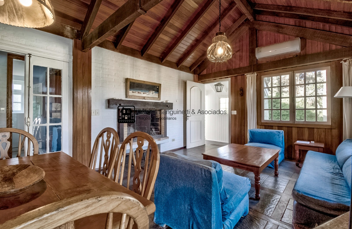 Casa ID.1332 - Muy linda casa en Pinares a metros del mar