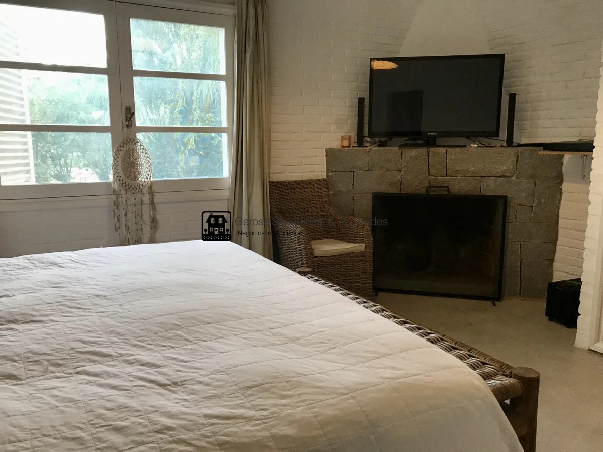 Casa ID.1555 - Muy linda casa en la Mansa con piscina y barbacoa