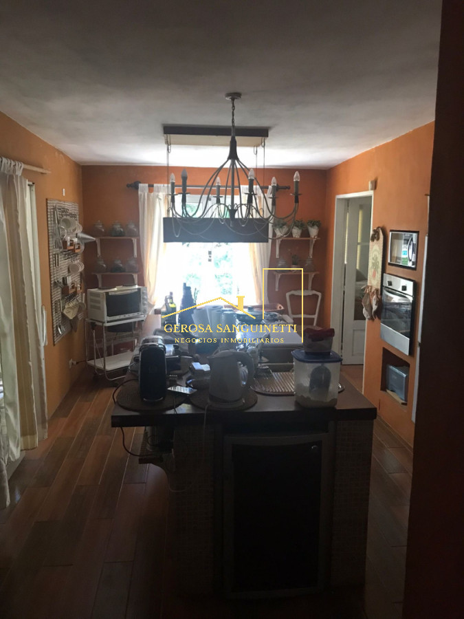 Casa ID.3399 - Casa en Pinares de 4 dormitorios en venta