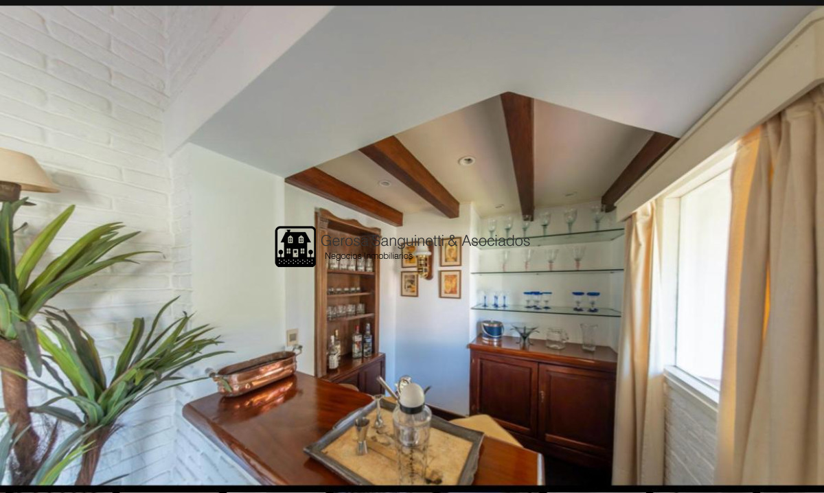 Casa ID.3310 - Casa de 4 dormitorios en alquiler en San Rafael 