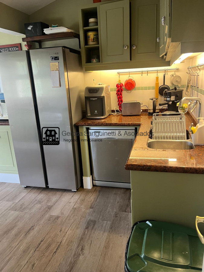 Casa ID.2730 - Muy linda casa en la Mansa con piscina en alquiler