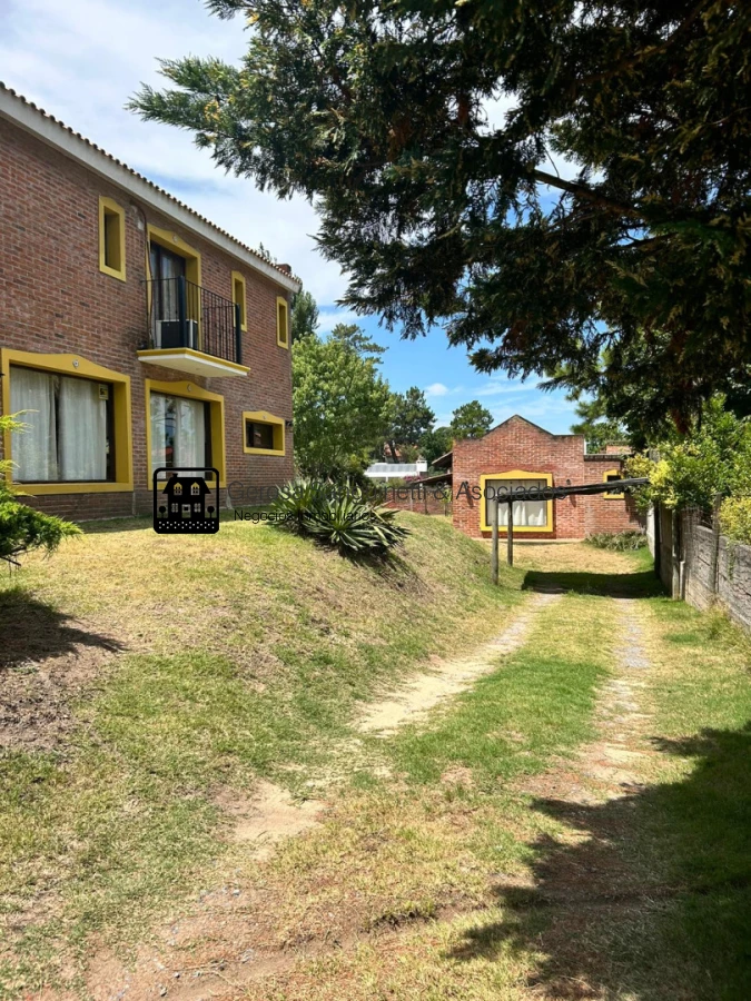 Casa ID.2124 - Casa en Pinares de 3 dormitorios en venta 