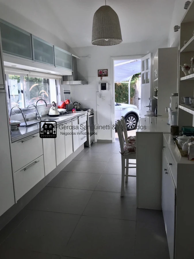 Casa ID.1555 - Muy linda casa en la Mansa con piscina y barbacoa