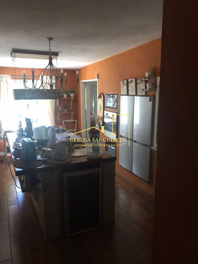 Casa ID.3399 - Casa en Pinares de 4 dormitorios en venta