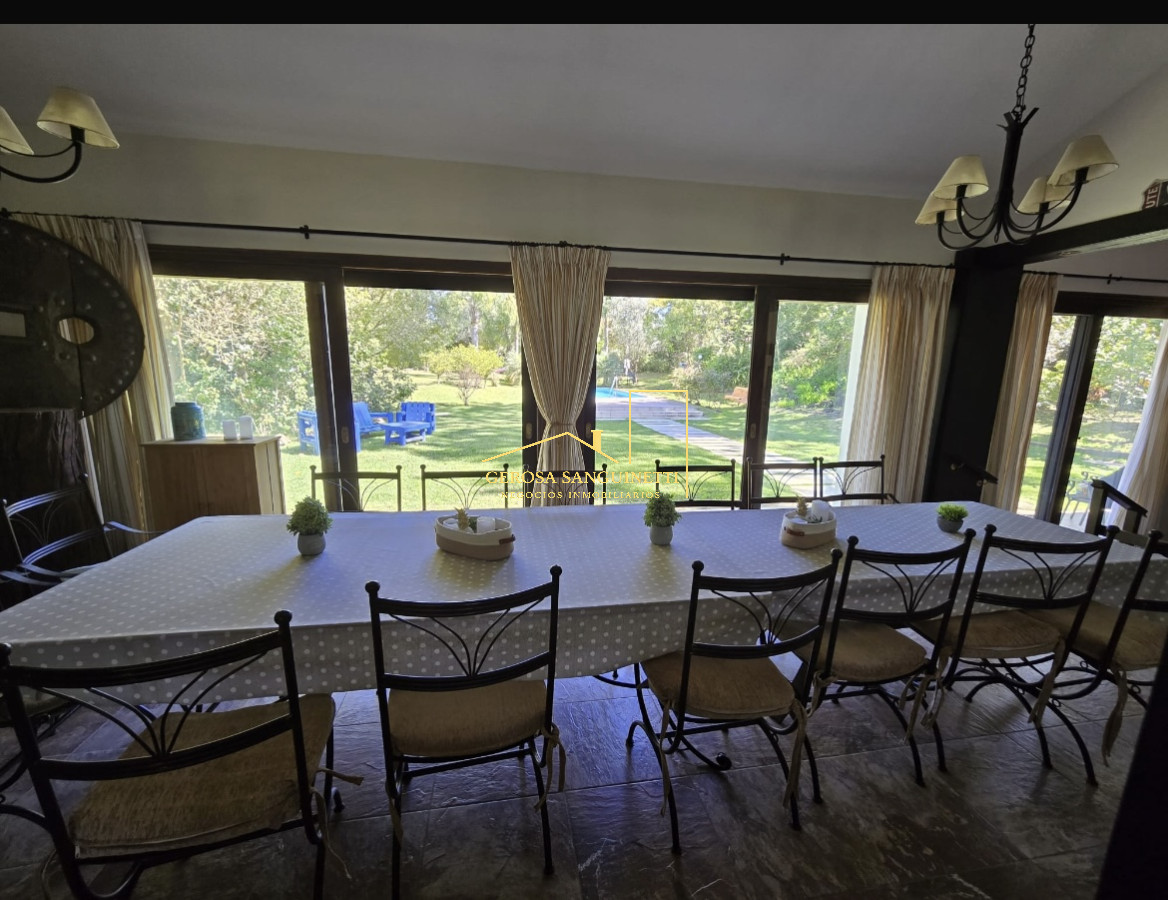 Casa ID.3187 - Casa de 4 dormitorios en Punta del Este en alquiler 