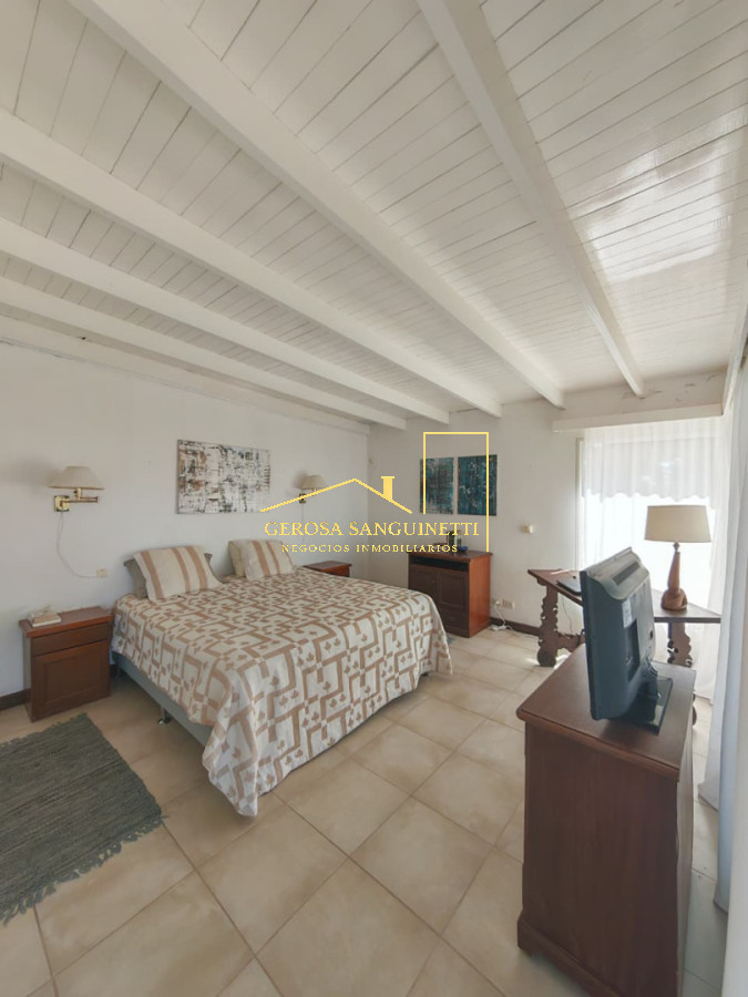 Casa ID.3368 - Casa de 5 dormitorios en Rincon del Indio en alquiler temporada