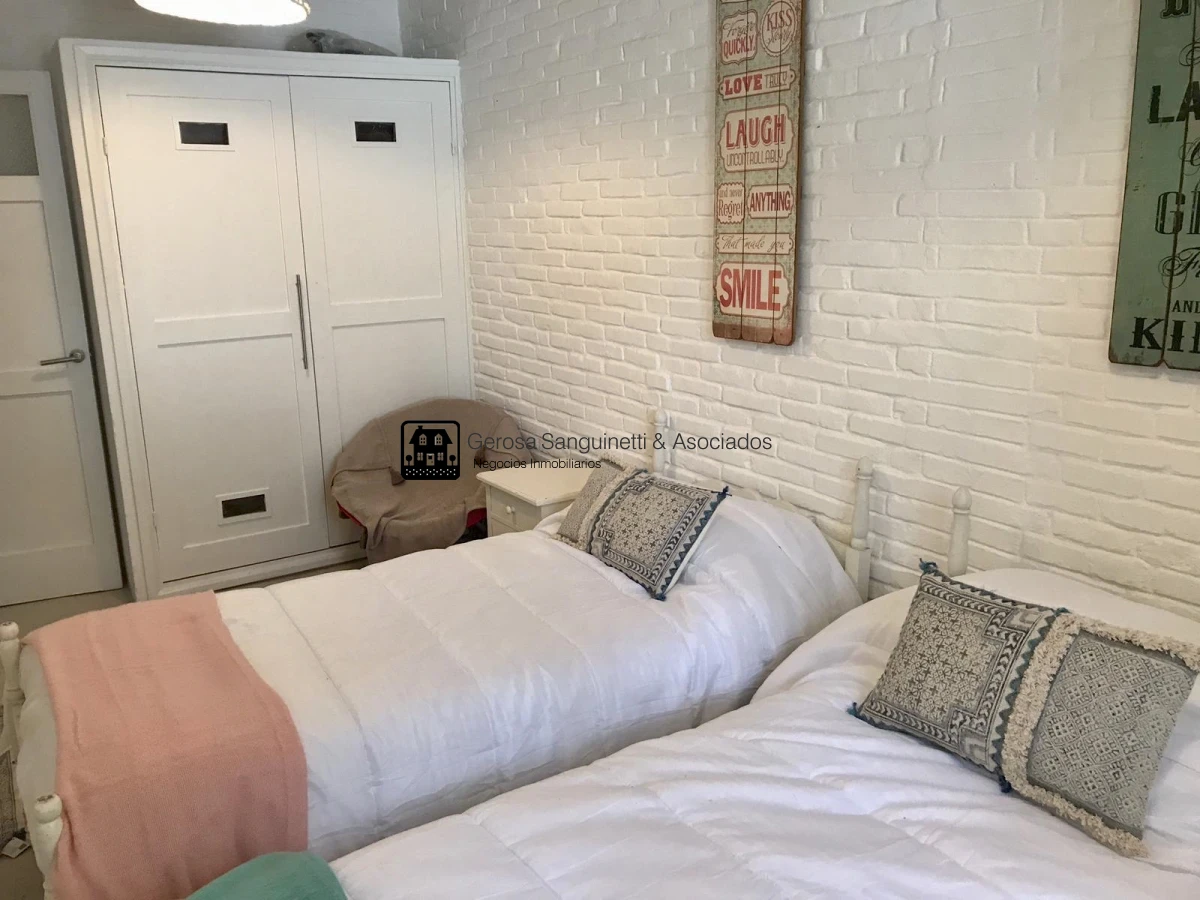Casa ID.1555 - Muy linda casa en la Mansa con piscina y barbacoa