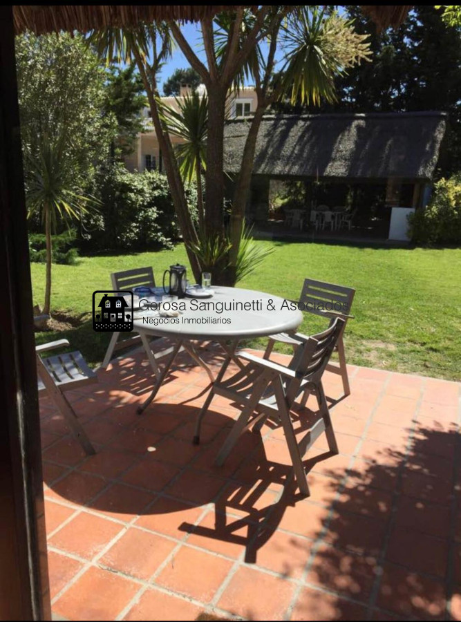 Casa ID.3304 - Casa de 3 dormitorios en alquiler anual en Rincón del Indio