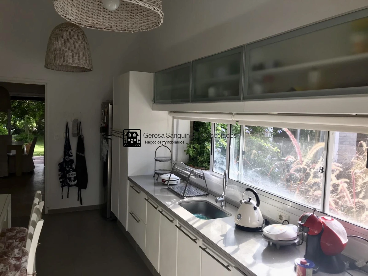 Casa ID.1555 - Muy linda casa en la Mansa con piscina y barbacoa