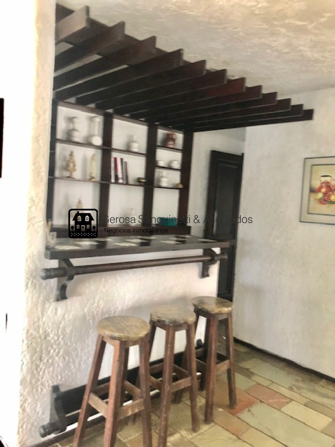 Casa ID.1744 - Amplia casa en PInares a metros del mar