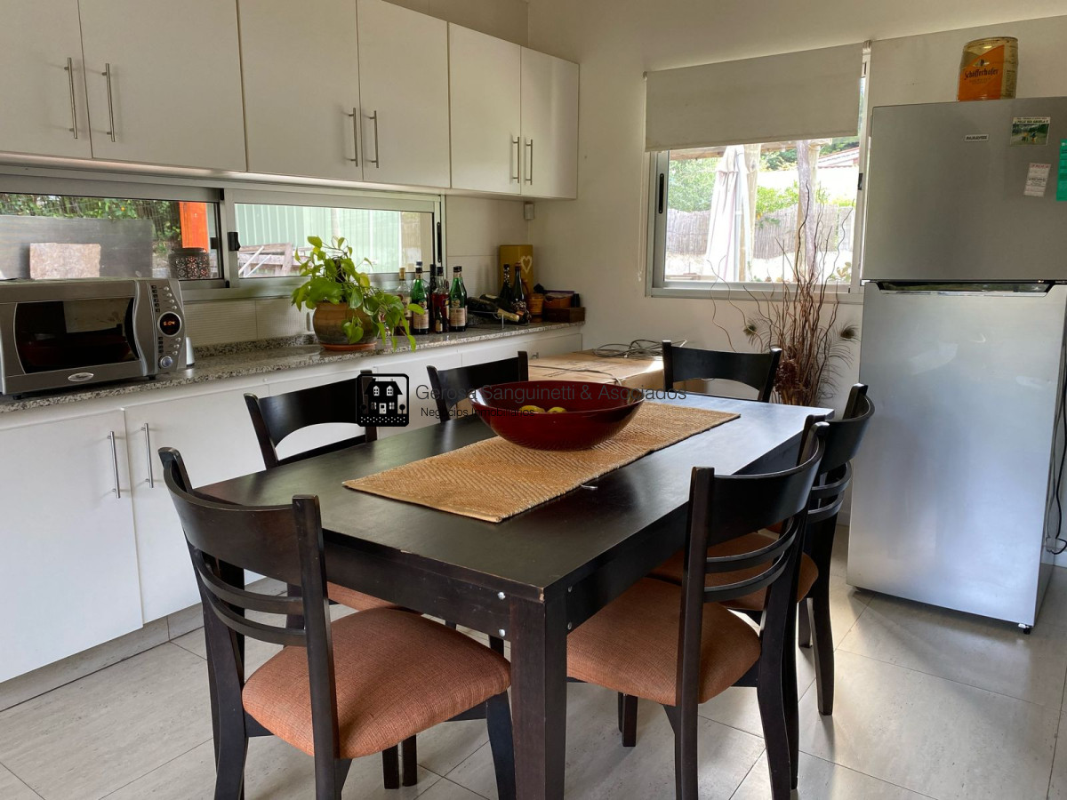 Casa ID.3308 - Casa de 3 dormitorios en alquiler en Punta del Este 