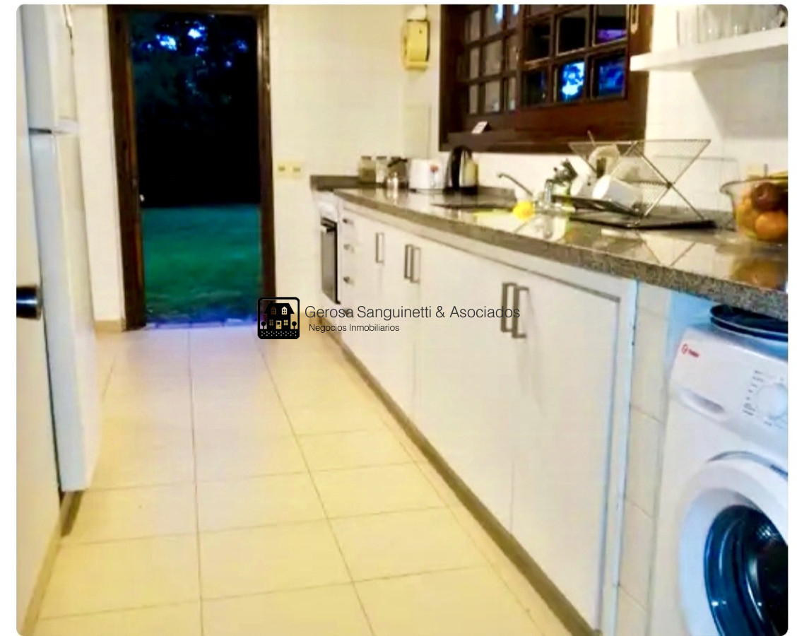 Casa ID.798 - Quincho muy bien ubicado en Pinares
