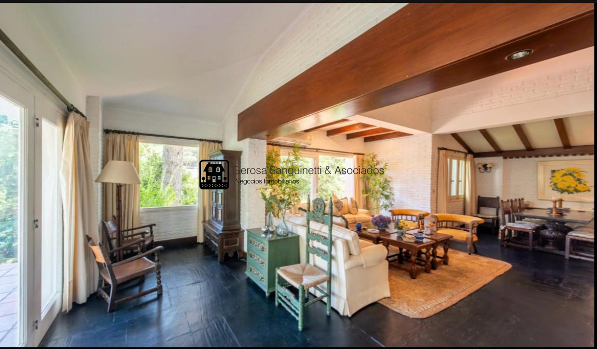 Casa ID.3310 - Casa de 4 dormitorios en alquiler en San Rafael 