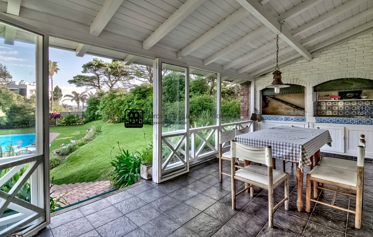 Casa ID.1332 - Muy linda casa en Pinares a metros del mar